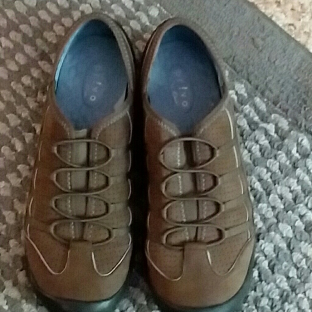 Sketchers, Privo brand brown shoes